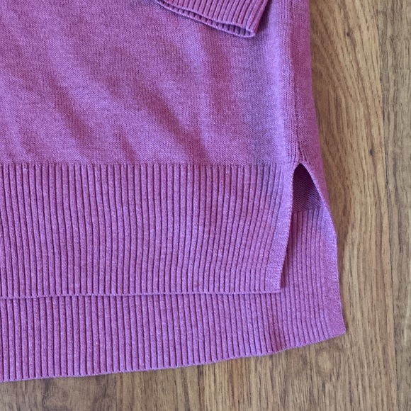 Old Navy dusty rose, long sleeve, v-neck tunic sweater - Picture 5 of 11